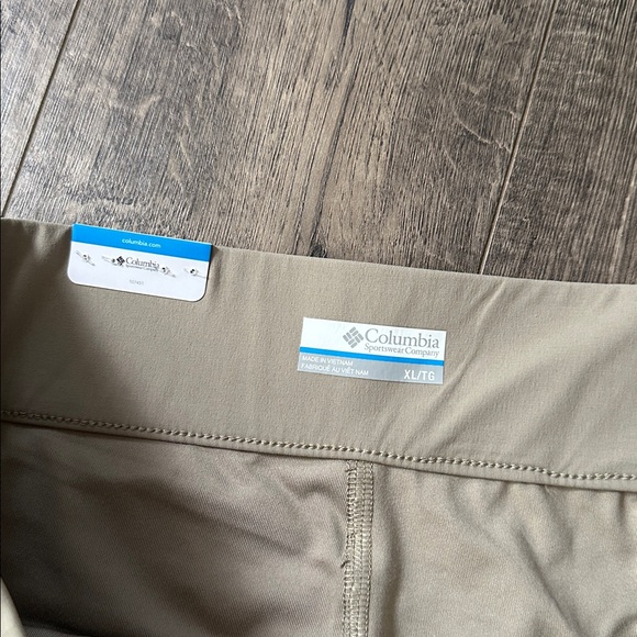 Columbia Women's Skort tan Sz XL - Picture 6 of 9
